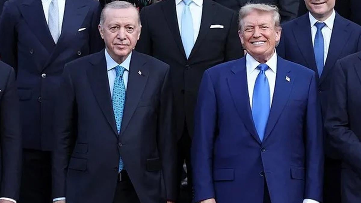 Erdoğan ve Trump NATO Aile Fotoğrafında bir araya geldi