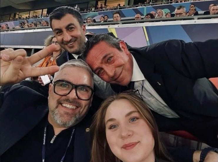 Kadıköy yerine Münih'i seçti! Taraftar, Ali Koç'a tepkili