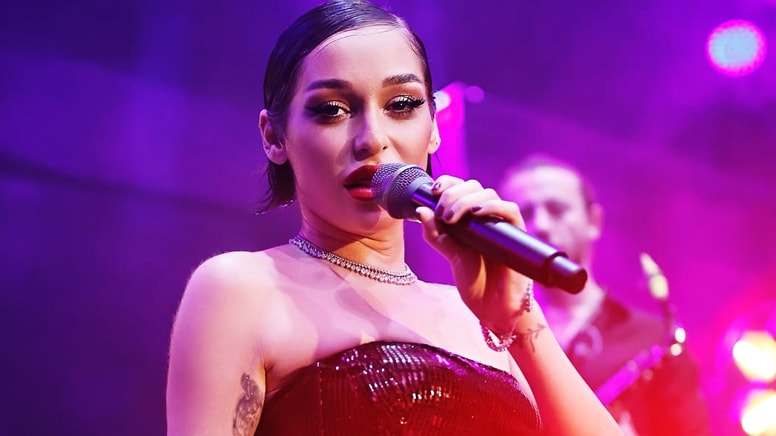 'Laz Kızı'na bavul şoku