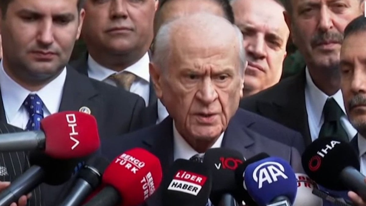 Son Dakika... Bahçeli Bayram Namazı sonrası uzun süre sonra ilk kez konuştu