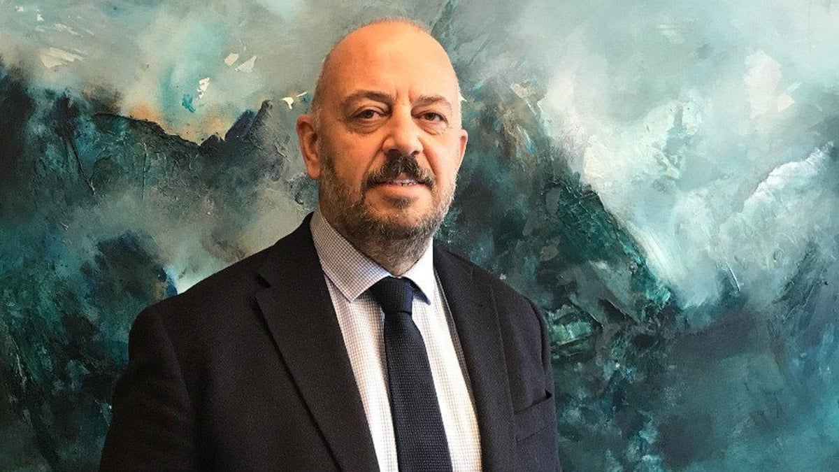 CHP'li isimden çarpıcı iddia: Eski bakan yardımcısı 8 ayrı yerden maaş alıyormuş!