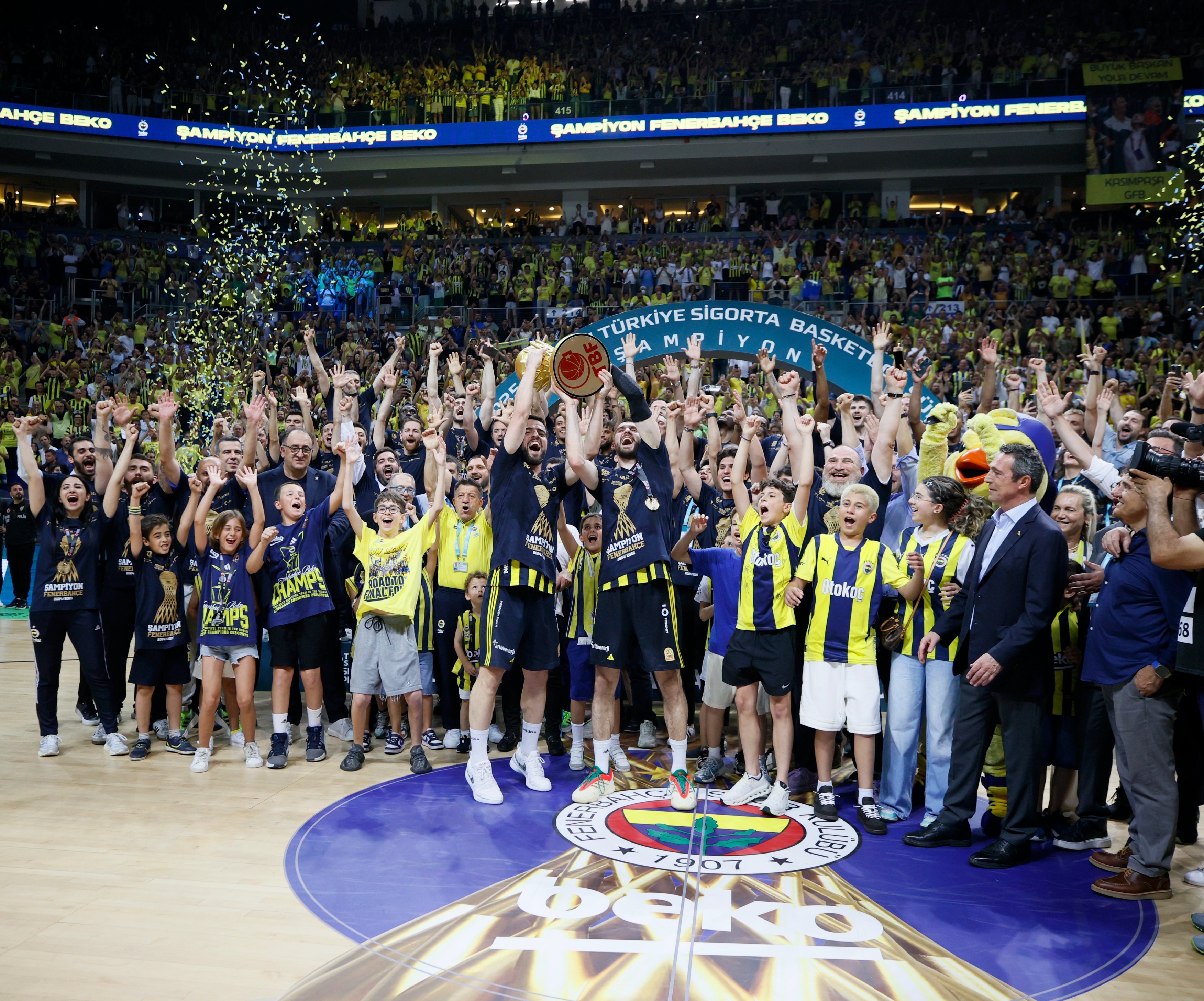 Şampiyonluğun ardından Fenerbahçe Beko'dan Galatasaray'a transfer!