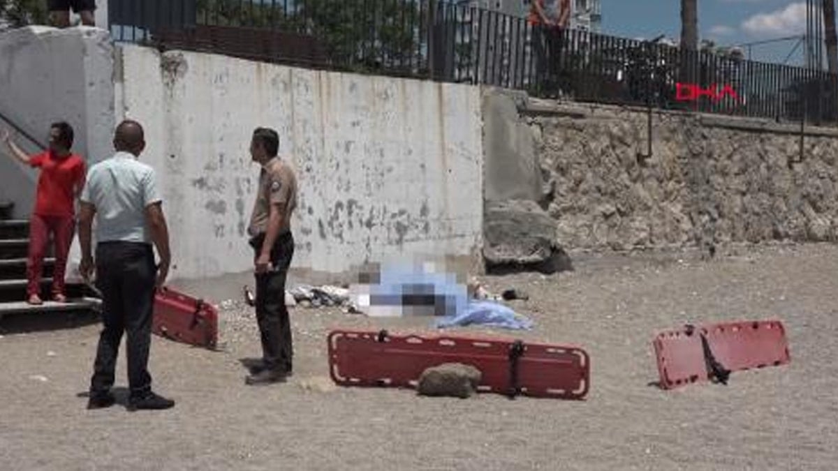 Türkiye'nin en ünlü sahilinde kötü koku şikayeti... Arkasından ceset çıktı