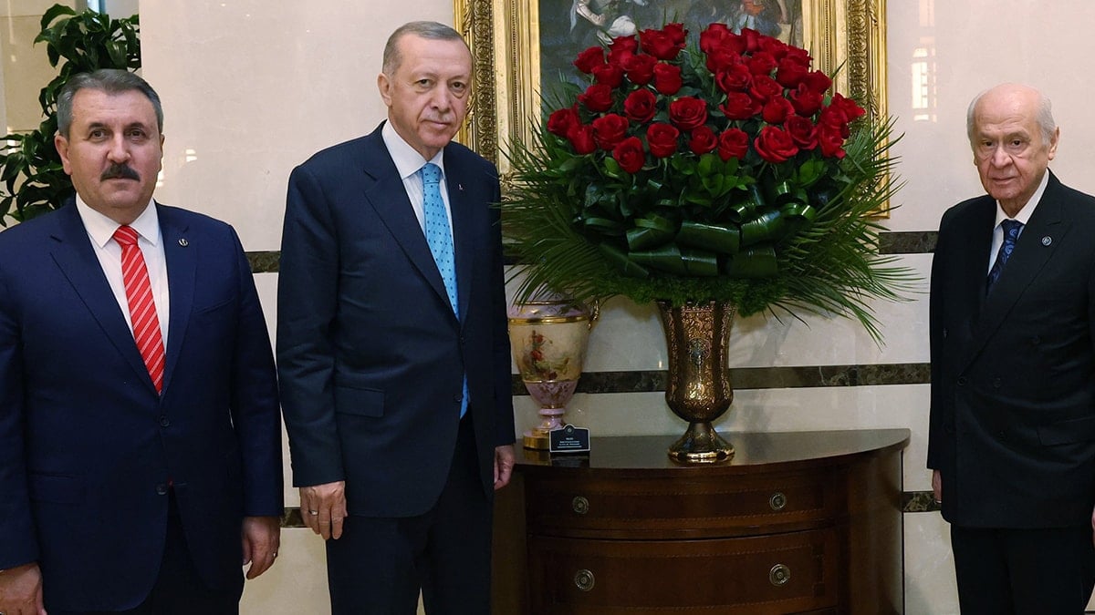Küçük ortaktan ittifakına sert mesaj