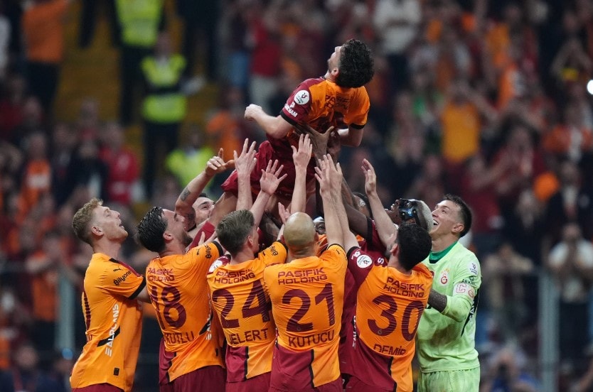 Galatasaray'da 14 isim yolcu