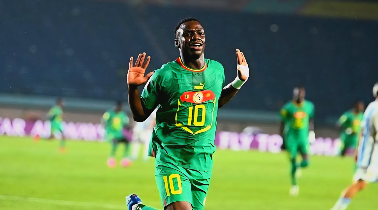 Fenerbahçe ilk transferini gerçekleştirdi! Amara Diouf İstanbul'da