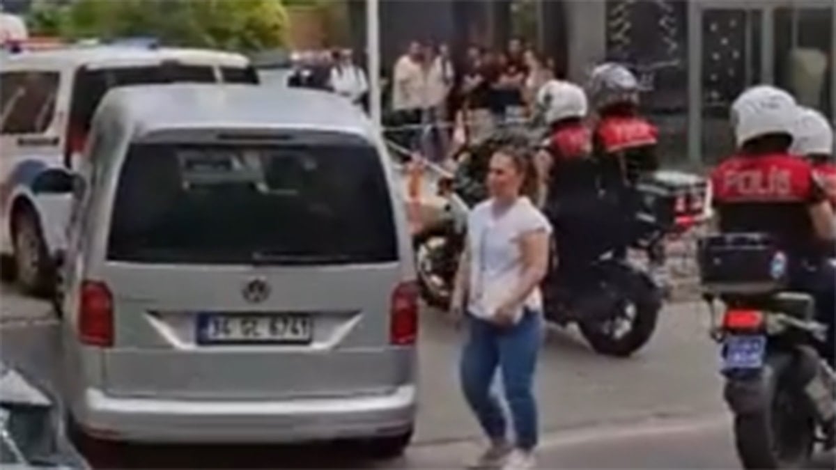 İsrail protesto ettiler, gözaltına alındılar