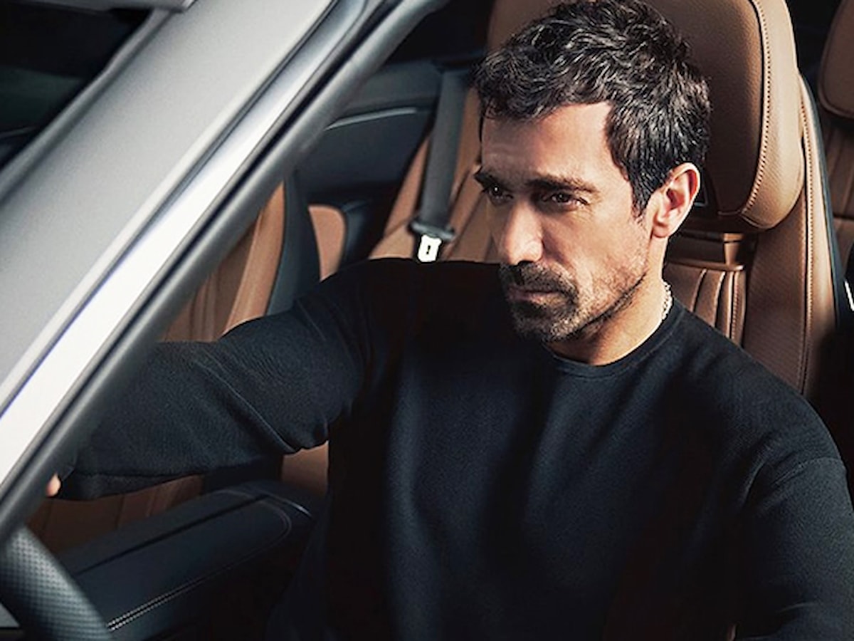 **İbrahim Çelikkol'un Milyonluk Aracının Vale Tarafından Çarparak Hasar Görmesi**