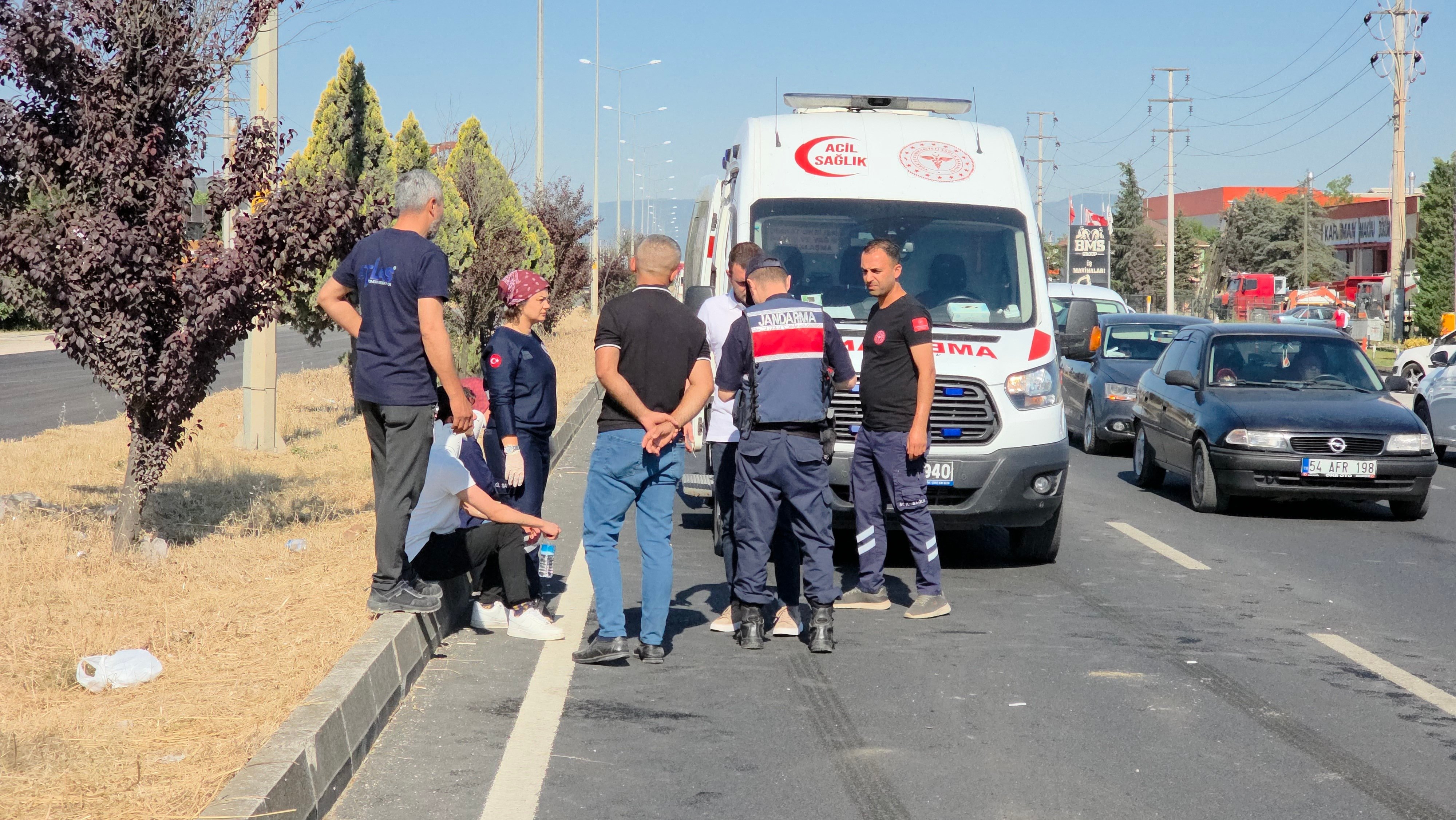 İşçi servis minibüsleri çarpıştı; 8 yaralı