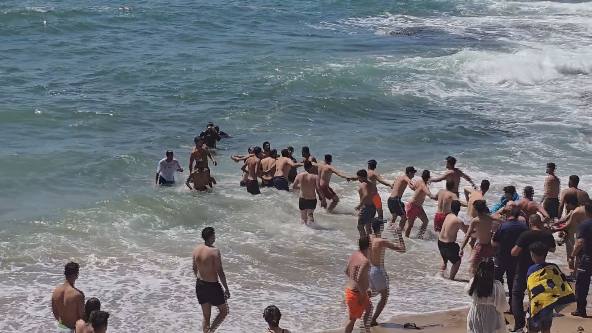 �stanbul'da denizde can pazar�: