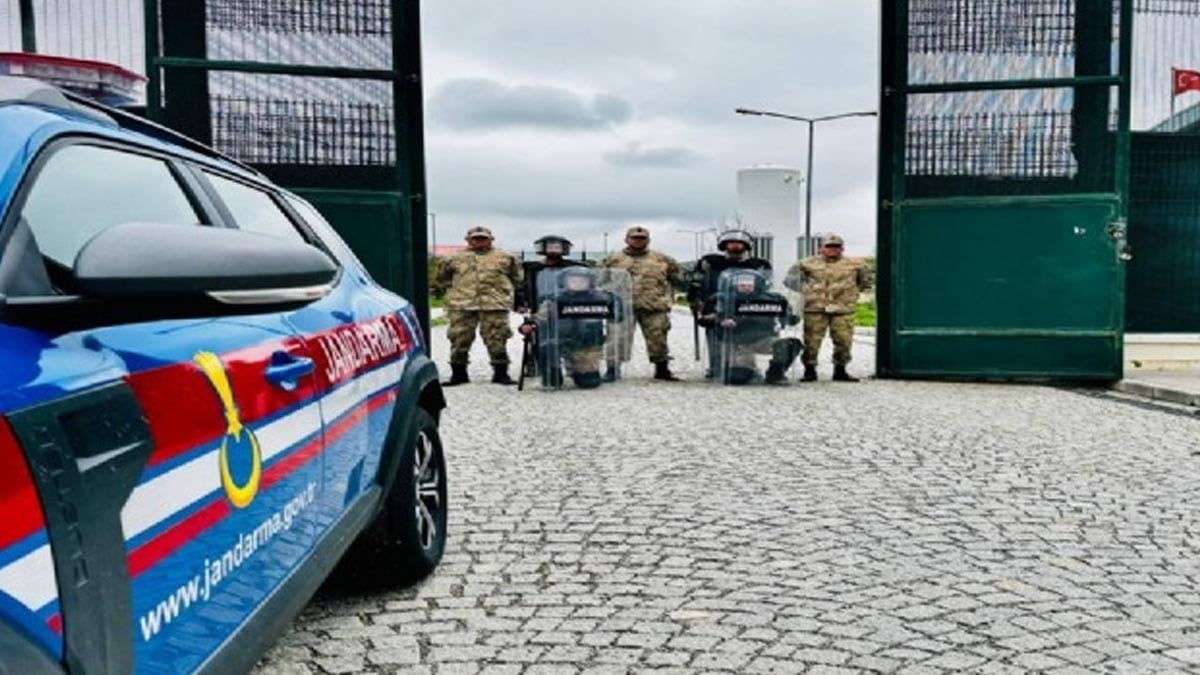 Erzurum’da 53 düzensiz göçmen yakalandı