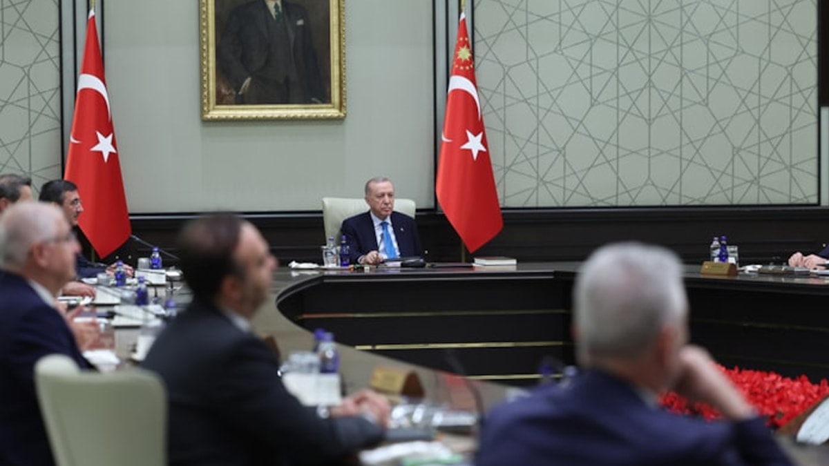 Kabine’de İmralı tartışması