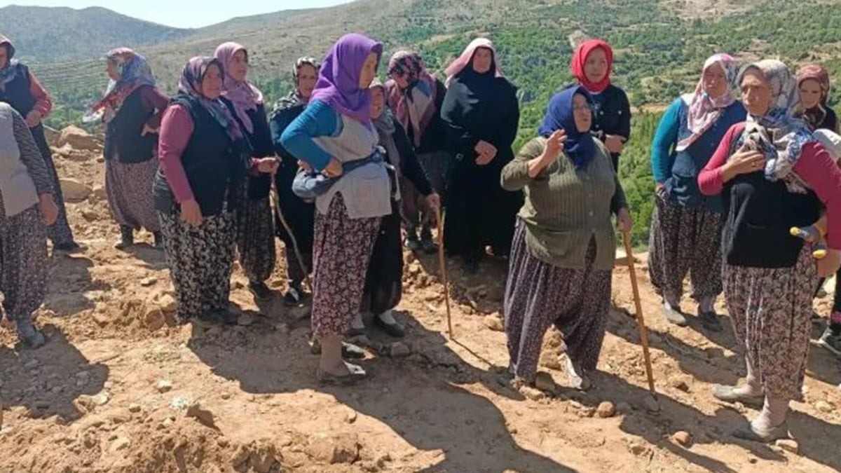 Köylü kadınların su isyanı! İş makinesi önünde eylem
