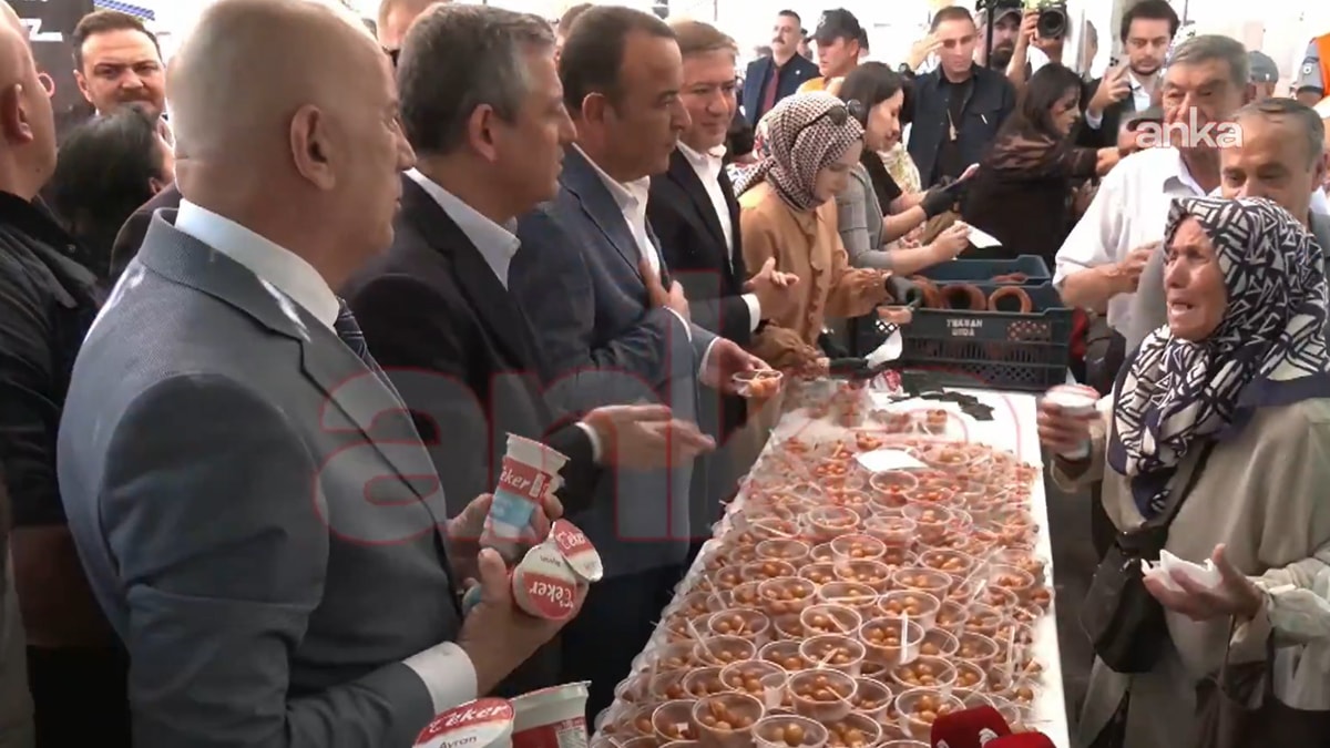 Özgür Özel, Ferdi Zeyrek anısına lokma dağıttı
