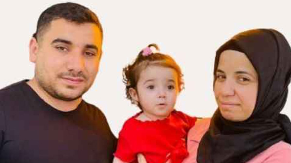 Depremden kurtulan Menesa bebek ikinci kez hayata tutunmaya çalışıyor