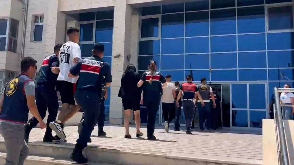 Mersin'de iş yerine ateş açan 2 kişi tutuklandı