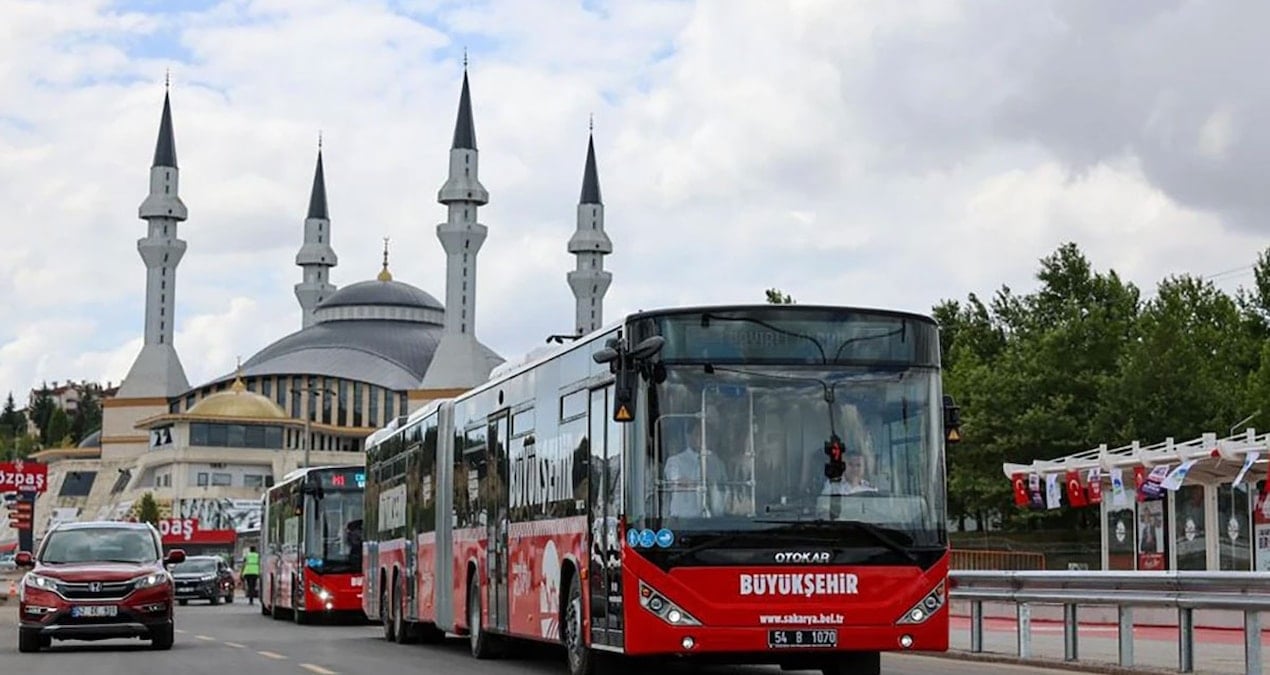 İstanbul'dan sonra ilk: Bir ilde daha metrobüs dönemi başladı thumbnail