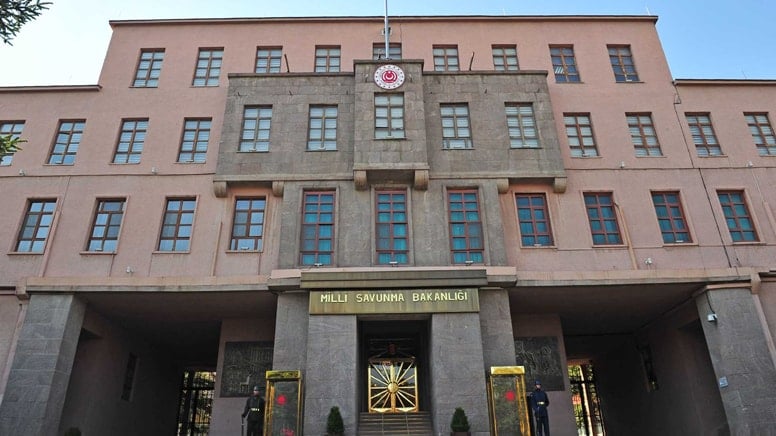 Son Dakika... MSB açıkladı: 'Son 1 haftada 3 PKK'lı terörist teslim oldu'