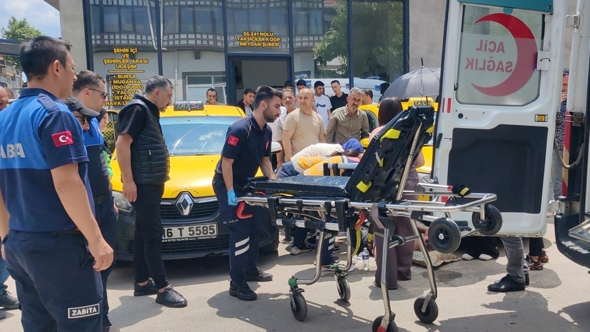 Caddede karşılaştığı eski nişanlısını vurdu