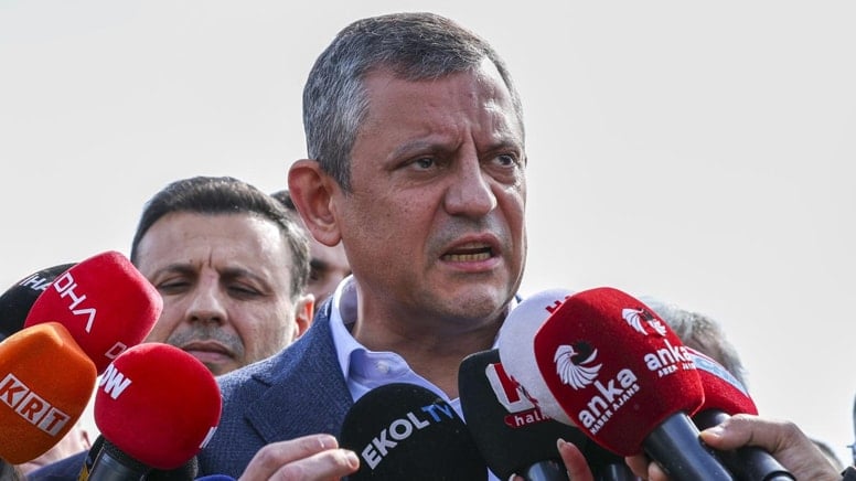 Özgür Özel'den Silivri Cezaevi önünde çok sert açıklama: Çocukla eşle aile ile uğraşmanın ne demek olduğunu onlara göstereceğim - sozcu.com.tr 04.06.2025 18:26