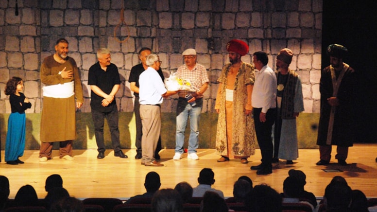 Dost Oyuncular Kadirli’de Pir Sultan Abdal’ı oynadı