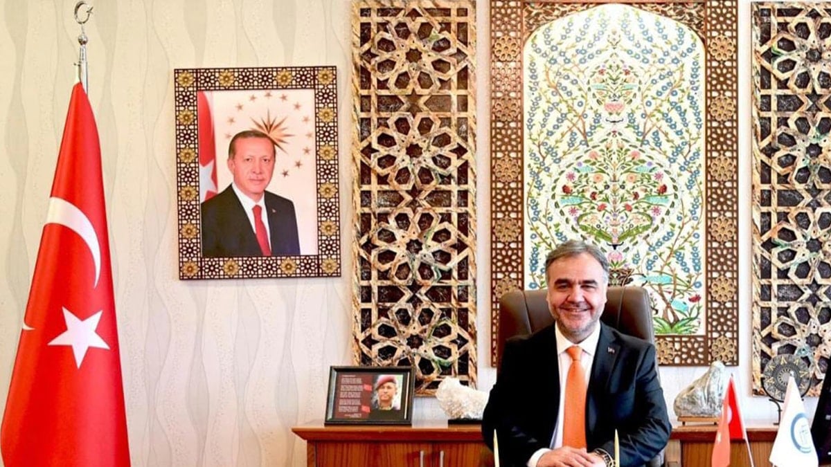 Yolsuzluk gitti, yandaş geldi: Üniversiteye AKP’li Rektör atandı