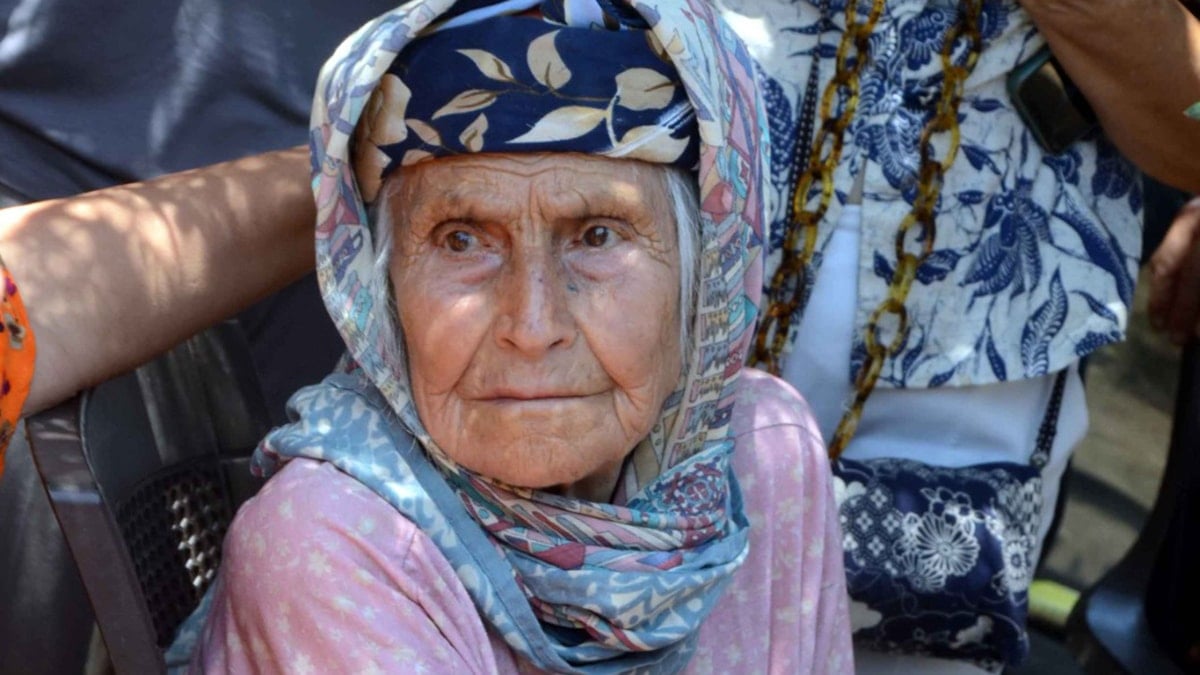 90 yaşındaki ninenin toprağına göz diktiler