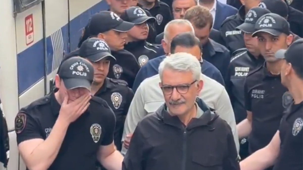 Üç günde saçı ağardı