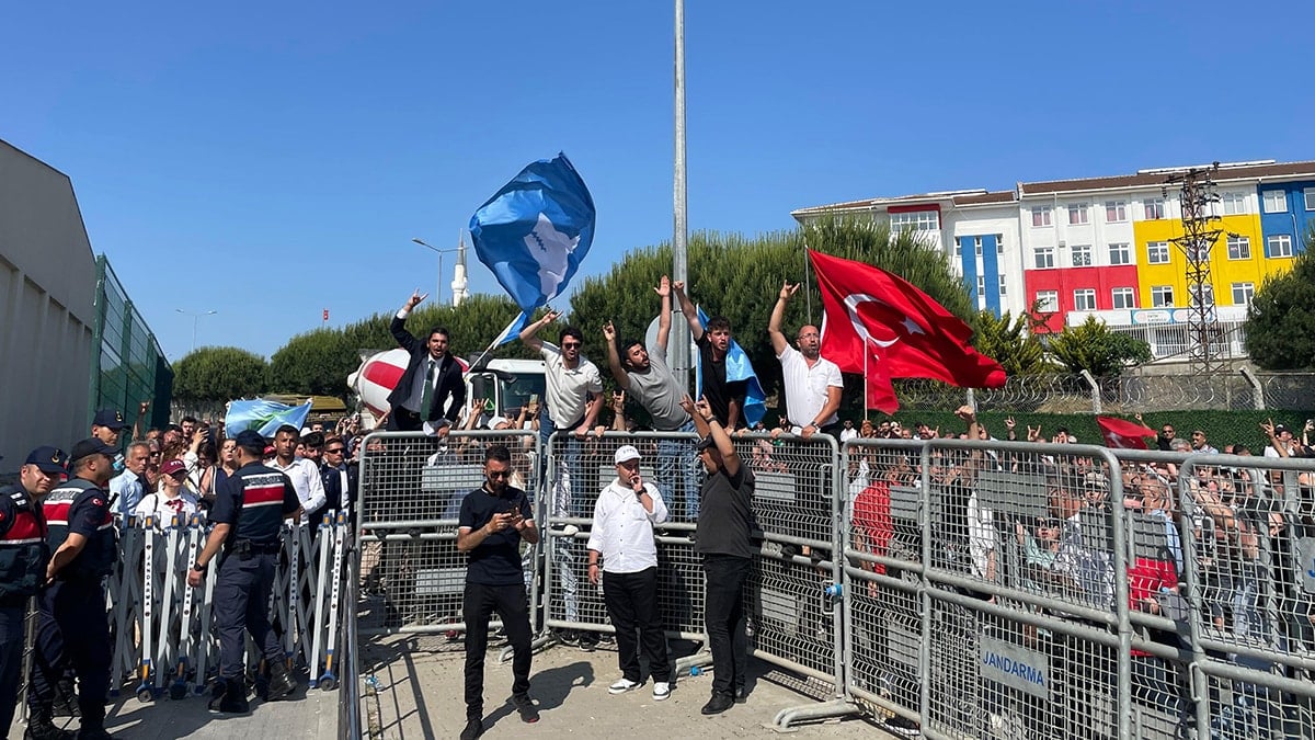 Ümit Özdağ 9 sayfalık iddianameyi satır satır çürüttü ama... Silivri’ye atılan çıkamıyor