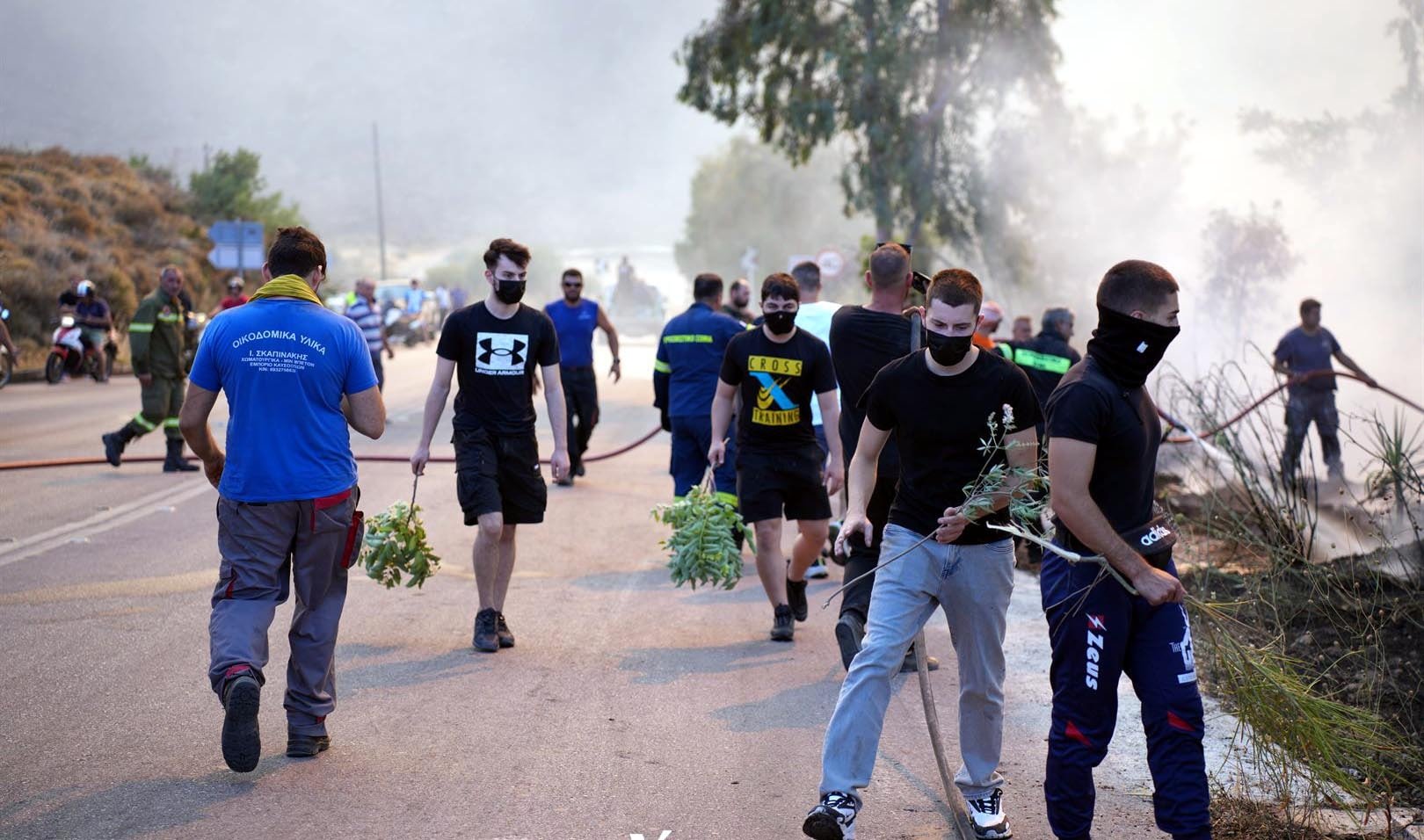 Sakız Adası yangını devam ediyor! Eli ayağı tutan herkes bölgeye çağrıldı