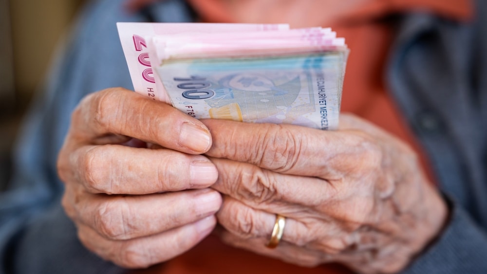 SGK uzmanı açıkladı: Seyyanen zam, refah payı ve en düşük emekli maaşı için Ankara'da kritik zam kulisi