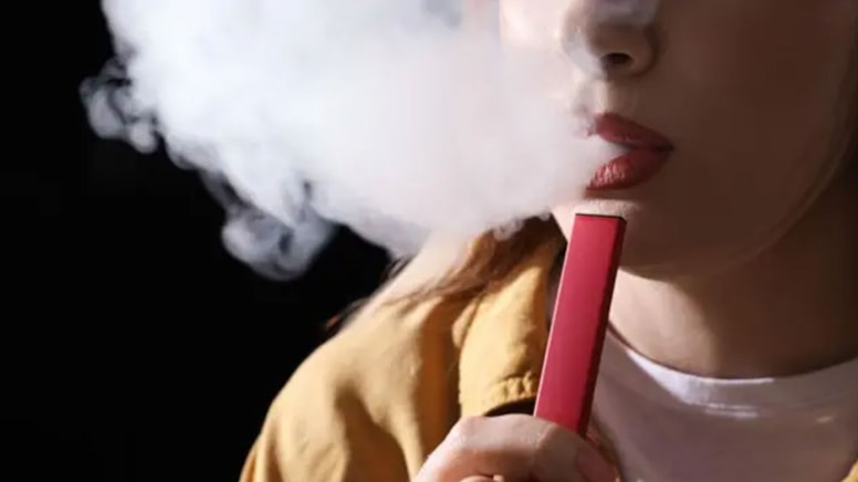 Elektronik sigara yüzünden 'patlamış mısır hastalığına' yakalandı