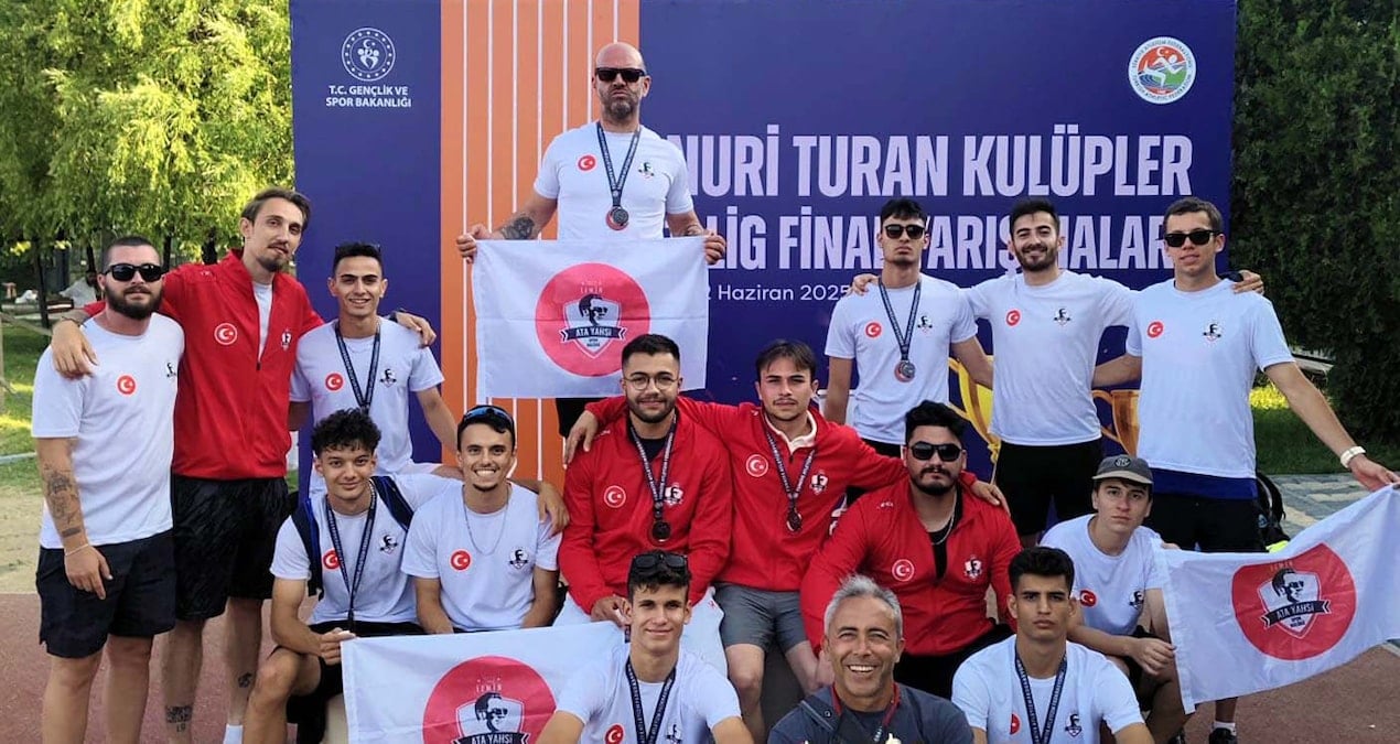 Türkiye'yi Gururlandıran Ata Yahşi: Ailesinin Kurduğu Kulüple Üçüncülük Sevinci!