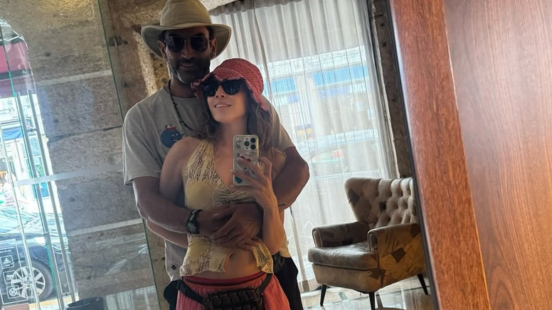 Sinem Kobal ile Kenan İmirzalıoğlu tatilde aşk tazeledi