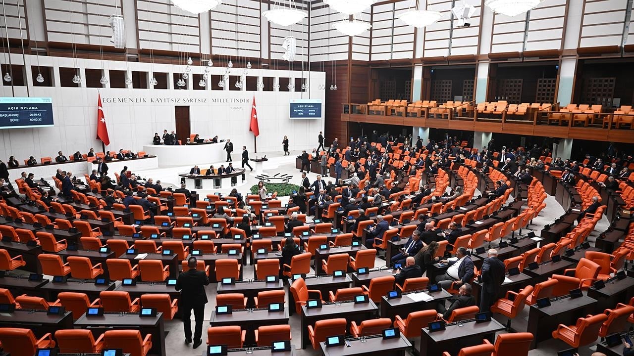 TBMM Genel Kurulu toplanamadı, yarına ertelendi