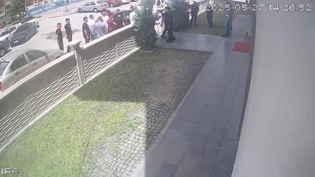 MHP’li vekil polisin elinden almıştı! Bu kez de gazetecileri tehdit etti