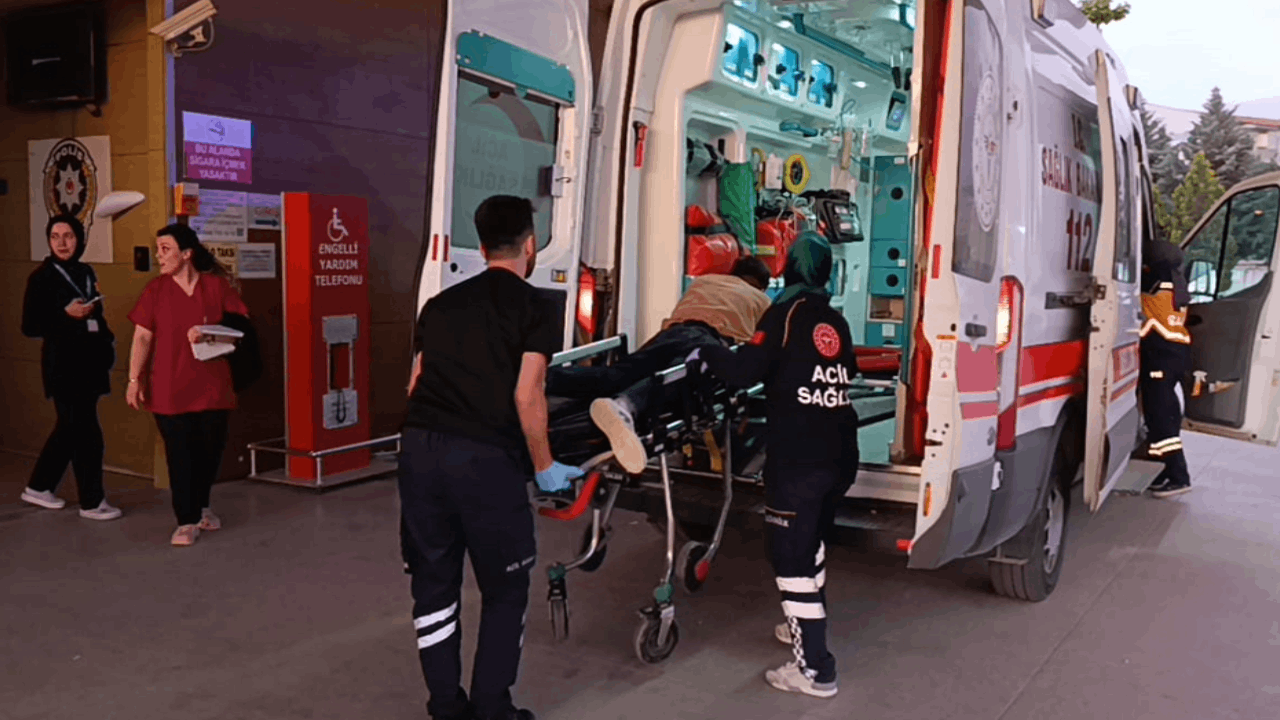 Bursa'da bıçaklı- sopalı kavga: 4 kişi yaralandı
