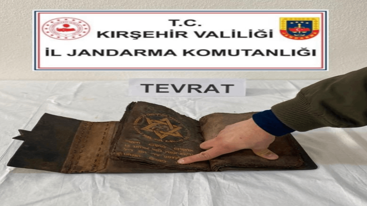 Kırşehir’de 700 yıllık el yazması Tevrat yakalandı