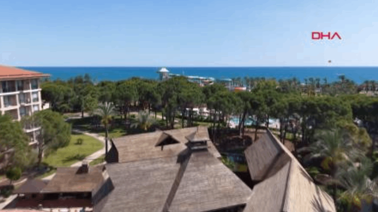 Turizmde iki bayram; Antalya'daki oteller yüzde 100 dolu