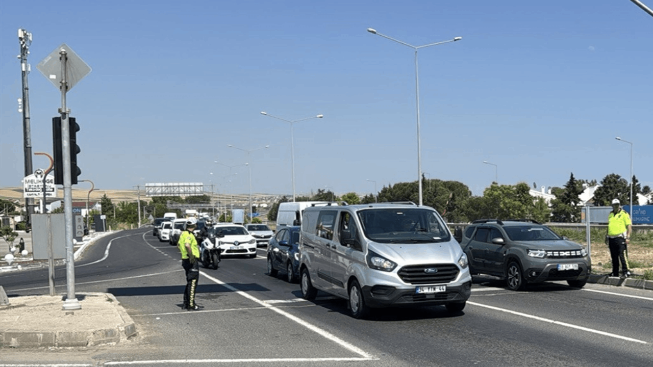 Tekirdağ kara yolunda 81 ekip, 455 polis görev yapmaya başladı