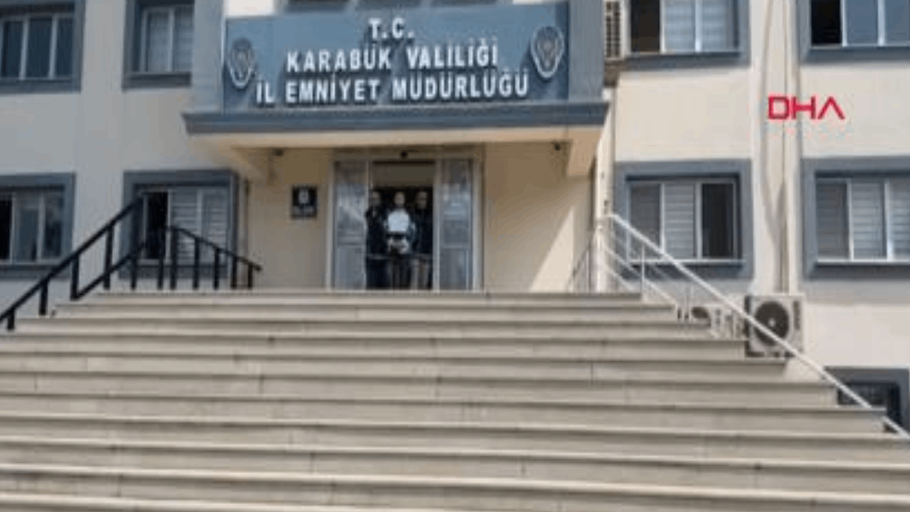 Karabük’te 2 TIR'ın dorsesi yandı