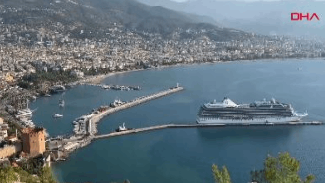 Kruvaziyer turizminde 12 yıl sonra bir ilk!