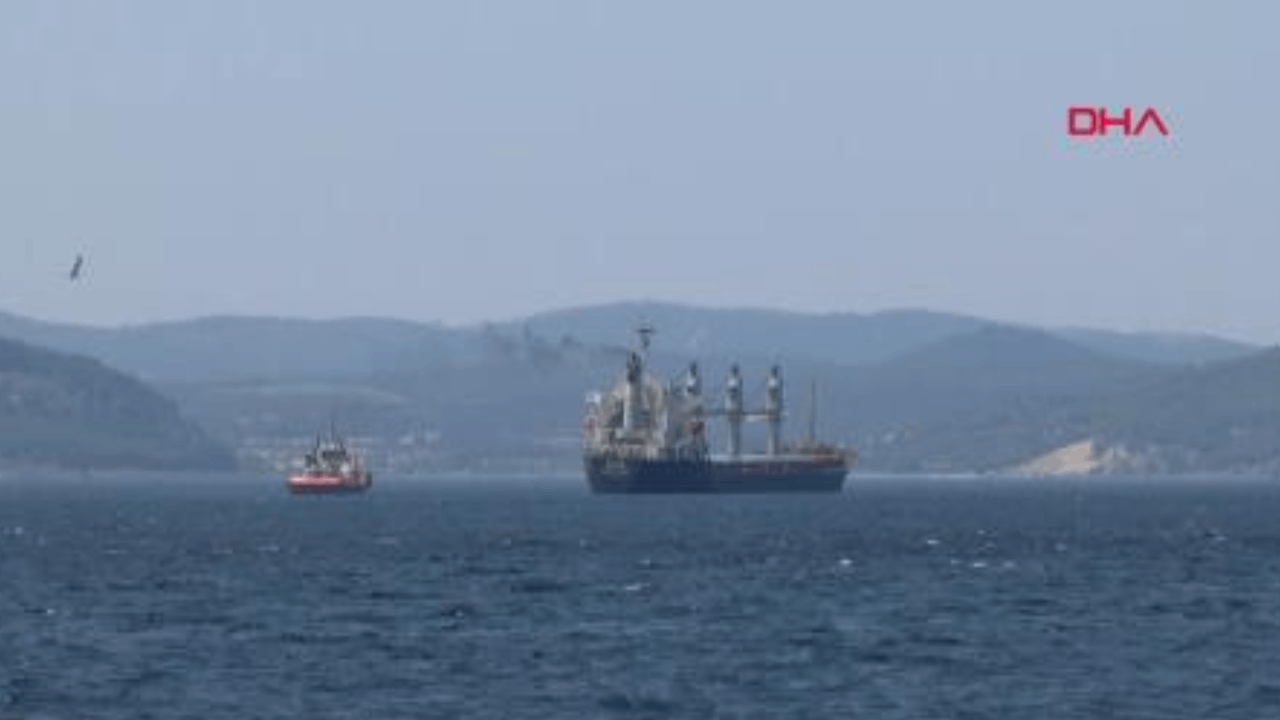 Çanakkale Boğazı'ndaki yük gemisi arızalandı