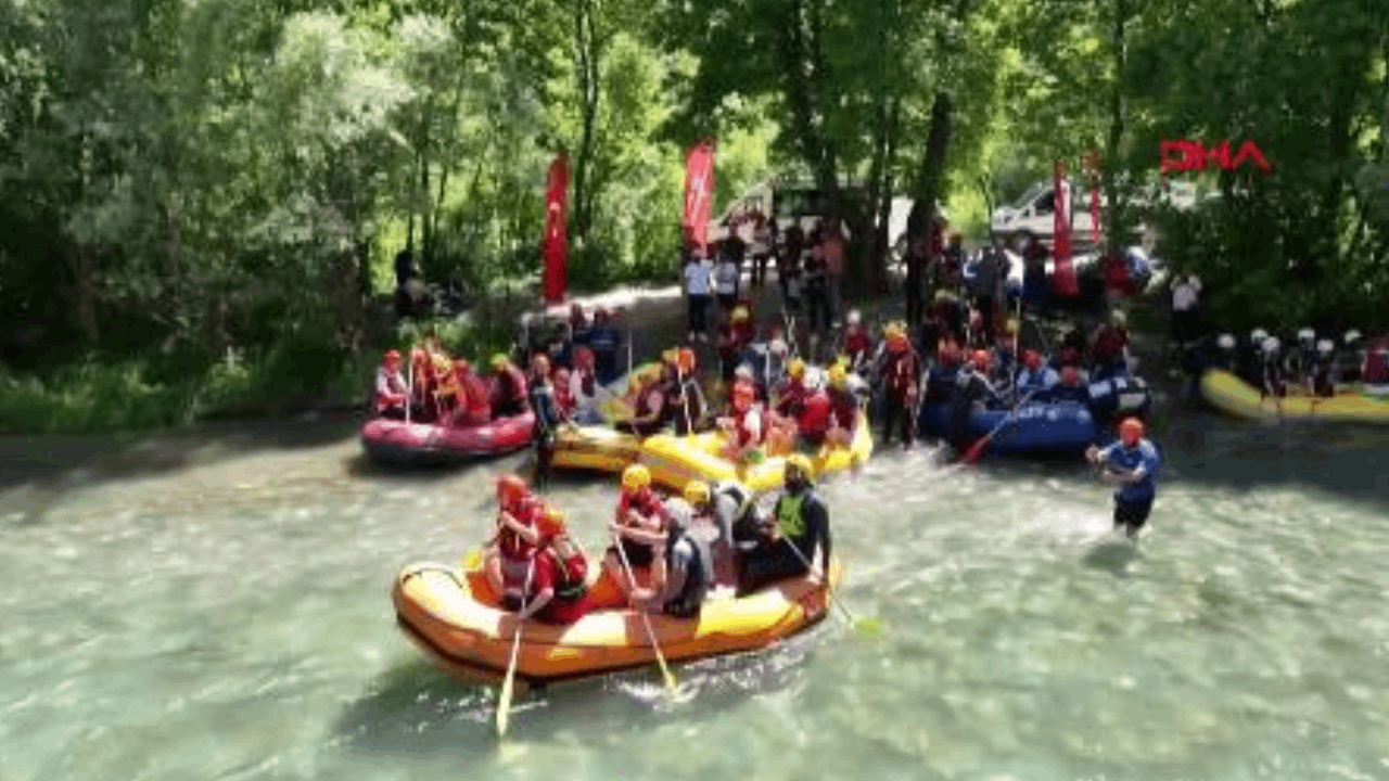 Tunceli- Munzur'da rafting heyacanı yaşanıyor