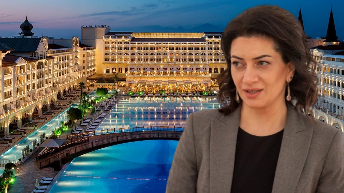 First Lady'nin Antalya tatili ülkeyi karıştırdı