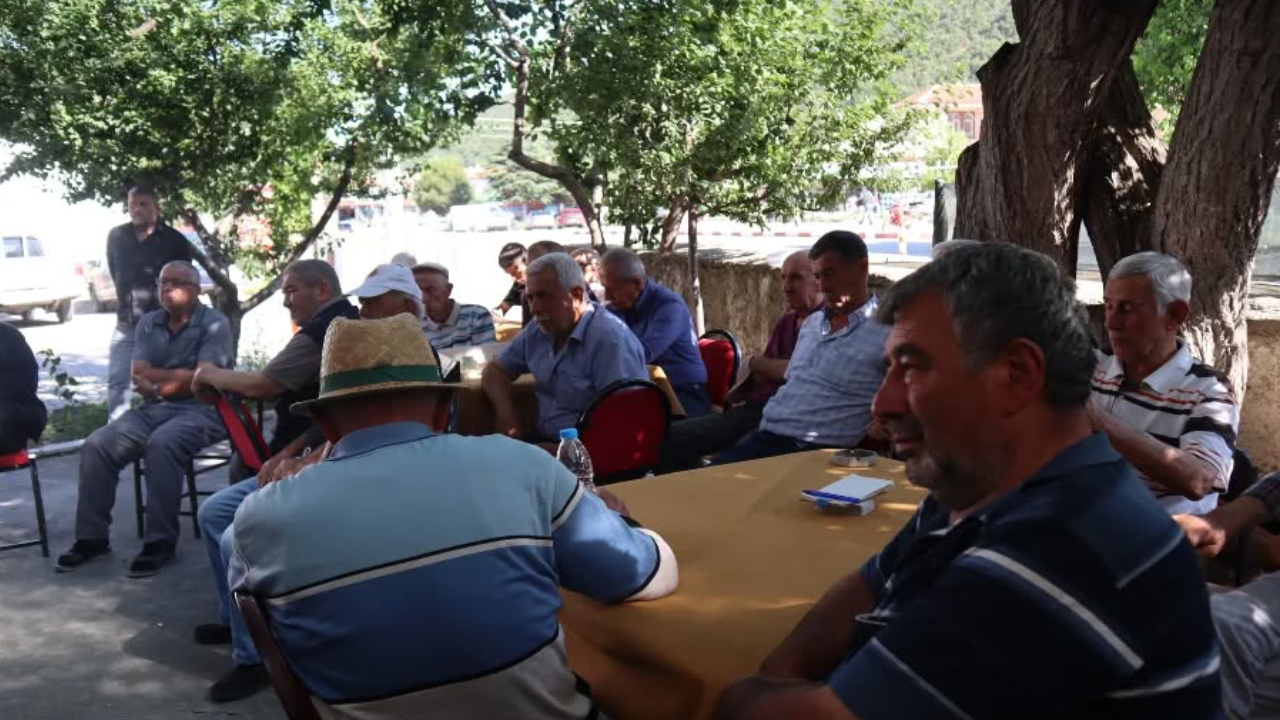 Tanesi 10 liraya satılıyordu… Türkiye’nin en iyi kiraz bahçeleri sessiz, çiftçi perişan