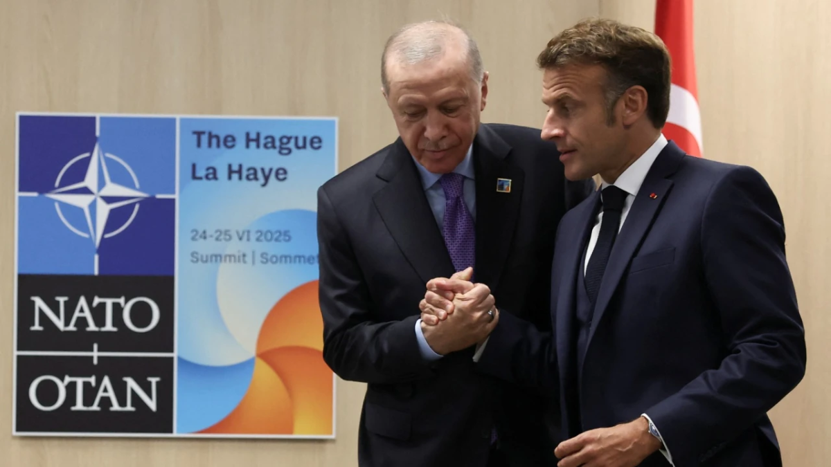 Erdoğan'dan 360 derecelik diplomatik dans: Macron'a vals yaptırdı