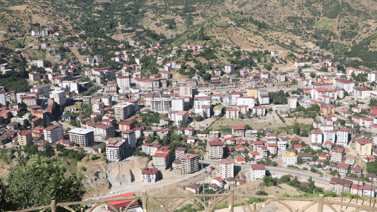 Şemdinli Jandarma Komutanlığı binasının yerine gençlik merkezi yapılacak