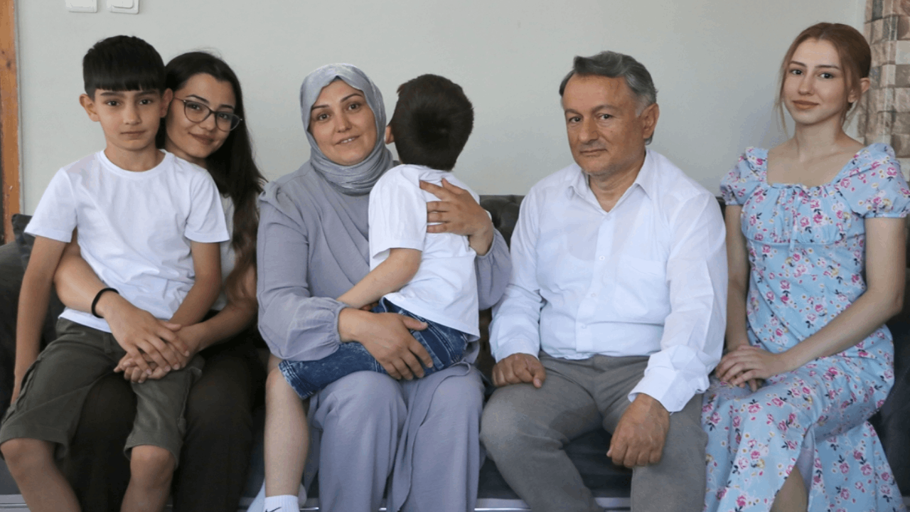 4 çocuklu çift, otizmli Fırat'a aile oldu