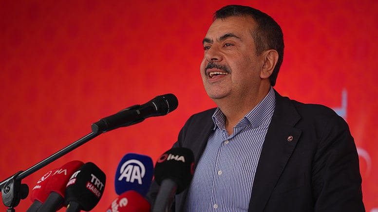 Bakan Tekin'den tartışma yaratacak 'başörtüsü' sözleri: Bir kez daha CHP'yi hedef aldı